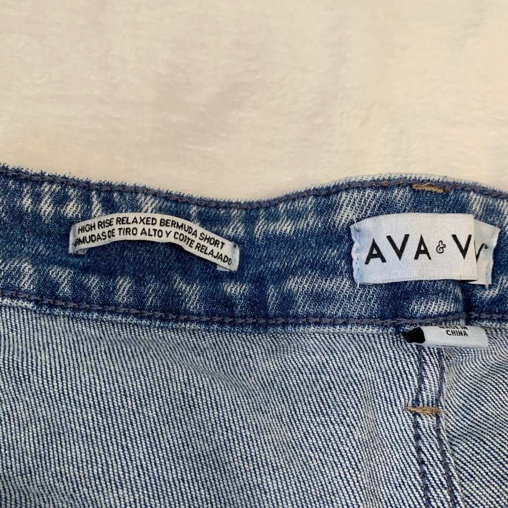 NEW AVA & VIV Acid Wash Denim High Rise Relaxed Bermuda‎ Short Size 24 - Picture 5 of 12